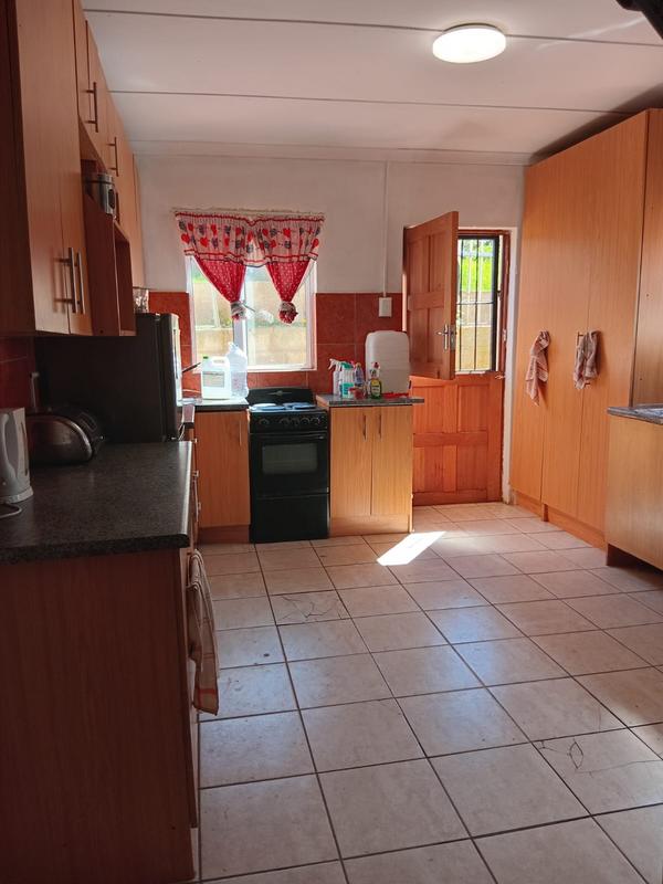 To Let commercial Property for Rent in Grahamstown Eastern Cape